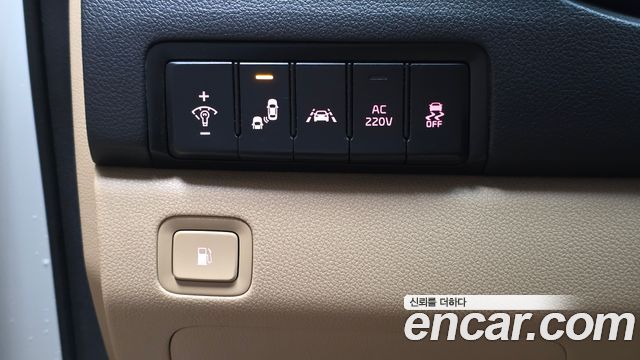 Kia Canival 2016 — photo 23