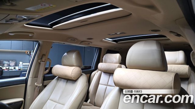 Kia Canival 2016 — photo 24