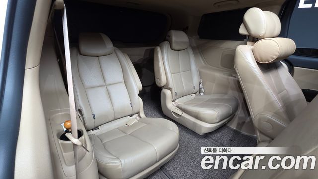 Kia Canival 2016 — photo 25