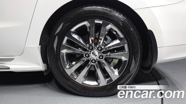 Kia Canival 2016 — photo 7