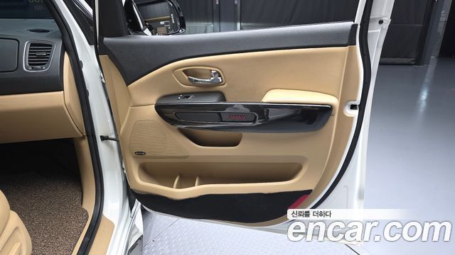 Kia Canival 2016 — photo 15