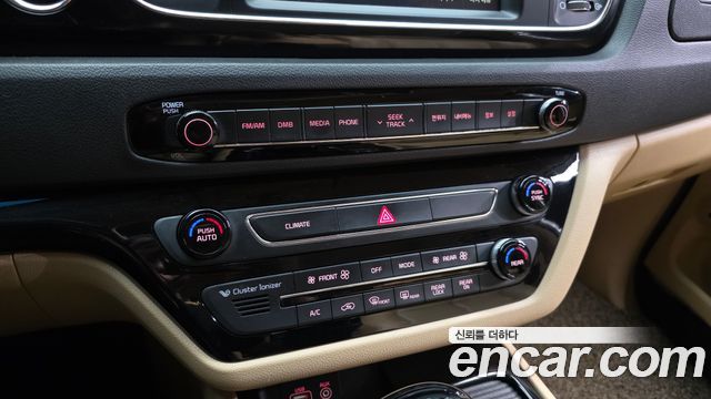 Kia Canival 2016 — photo 32