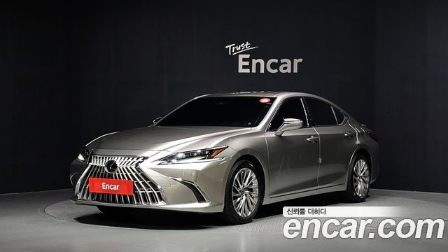 Lexus ES 2025 — photo 1