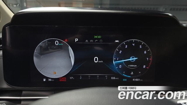 Kia Canival 2023 — photo 11