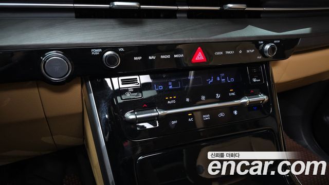 Kia Canival 2023 — photo 25