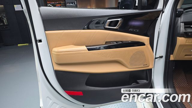 Kia Canival 2023 — photo 14