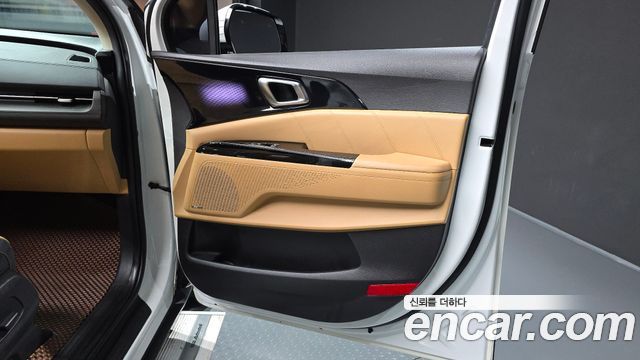 Kia Canival 2023 — photo 15