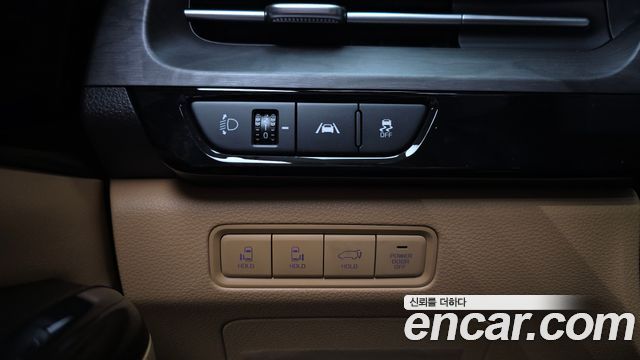 Kia Canival 2023 — photo 28