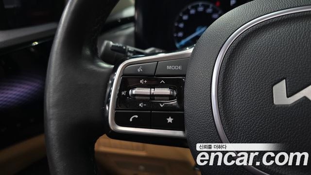 Kia Canival 2023 — photo 29