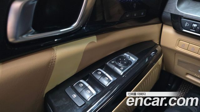 Kia Canival 2023 — photo 36