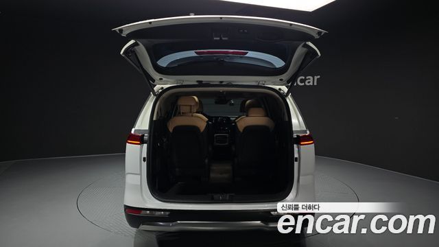 Kia Canival 2023 — photo 39