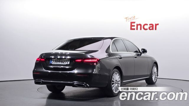 Mercedes-Benz E-Class 2021 — photo 2