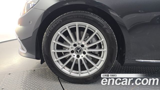 Mercedes-Benz E-Class 2021 — photo 5