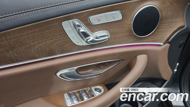 Mercedes-Benz E-Class 2021 — photo 21