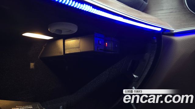 Mercedes-Benz E-Class 2021 — photo 30