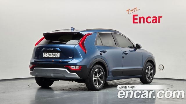 Kia Niro 2023 — photo 2