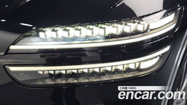 Genesis GV70 2025 — photo 8