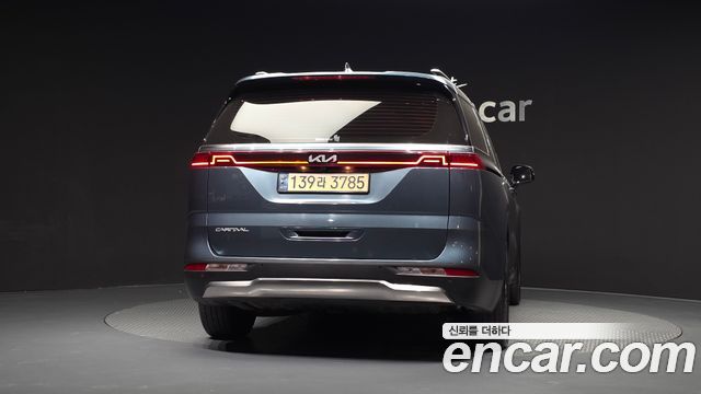 Kia Canival 2023 — photo 4