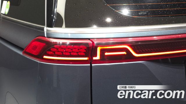 Kia Canival 2023 — photo 9