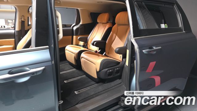 Kia Canival 2023 — photo 16