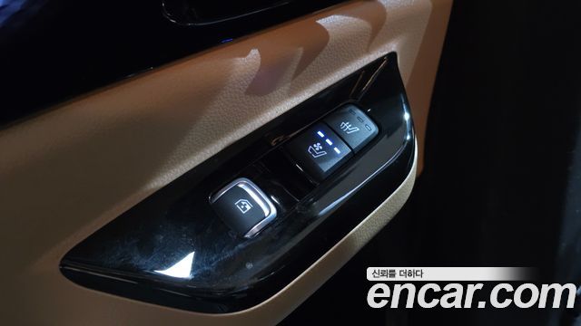 Kia Canival 2023 — photo 28