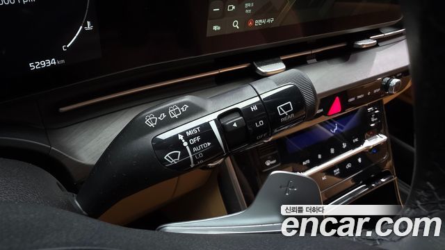 Kia Canival 2023 — photo 32