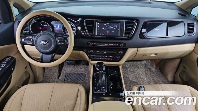 Kia Canival 2015 — photo 7