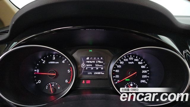 Kia Canival 2015 — photo 8