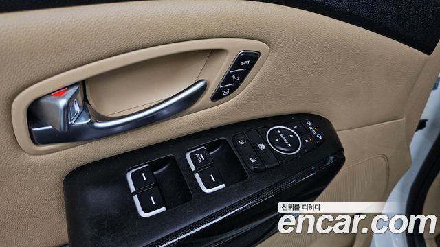 Kia Canival 2015 — photo 15