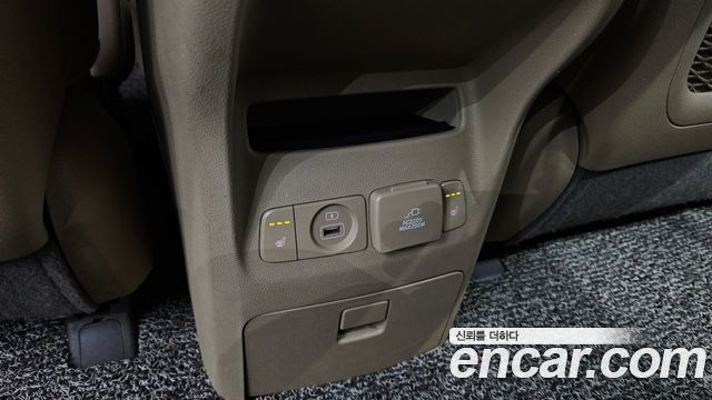 Kia Canival 2015 — photo 17