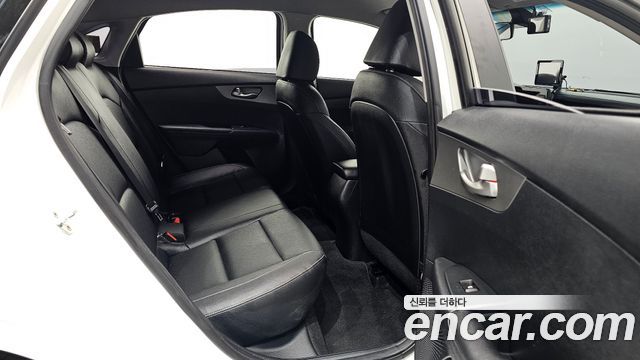 Kia K3 2021 — photo 18