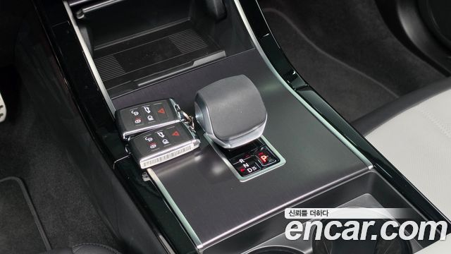 Land Rover Range Rover Evoque 2026 — photo 9