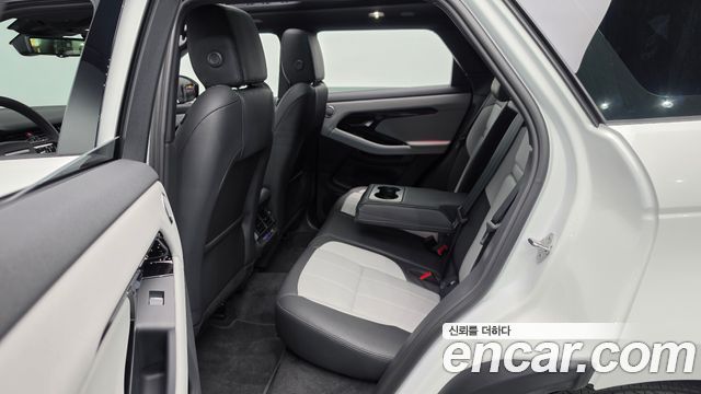 Land Rover Range Rover Evoque 2026 — photo 11