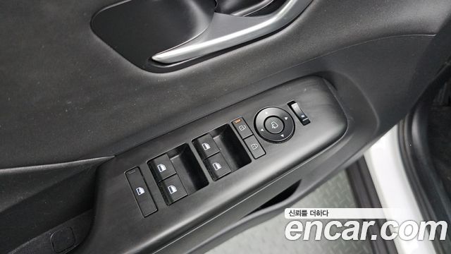 Hyundai Kona 2023 — photo 23