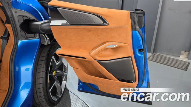Ferrari Purosangue 2024 — photo 15
