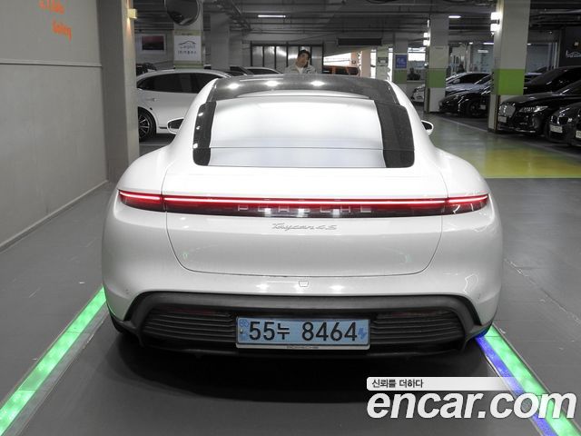 Porsche Taycan 2021 — photo 4