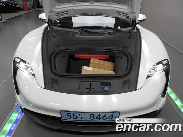 Porsche Taycan 2021 — photo 6
