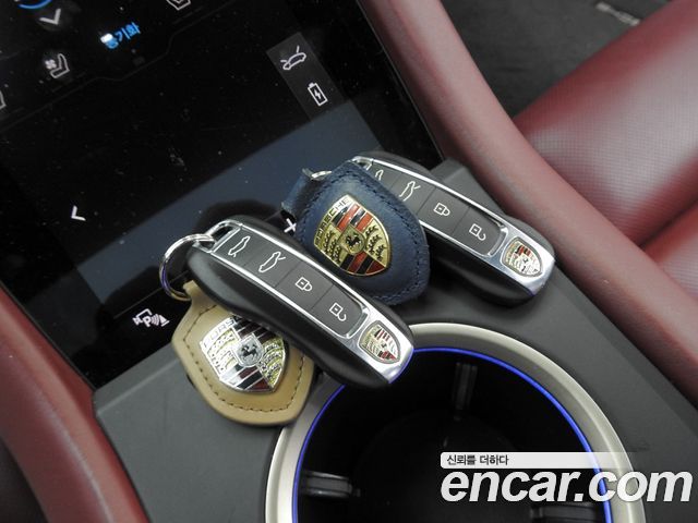 Porsche Taycan 2021 — photo 9
