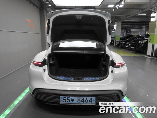 Porsche Taycan 2021 — photo 20