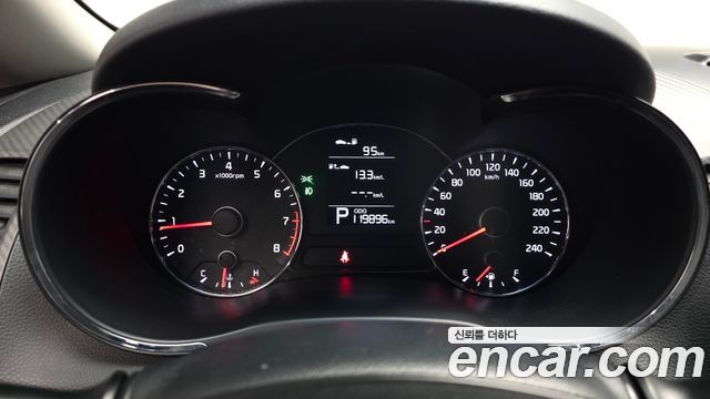 Kia K3 2013 — photo 8