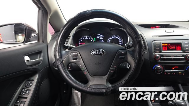 Kia K3 2013 — photo 12