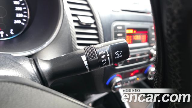Kia K3 2013 — photo 17