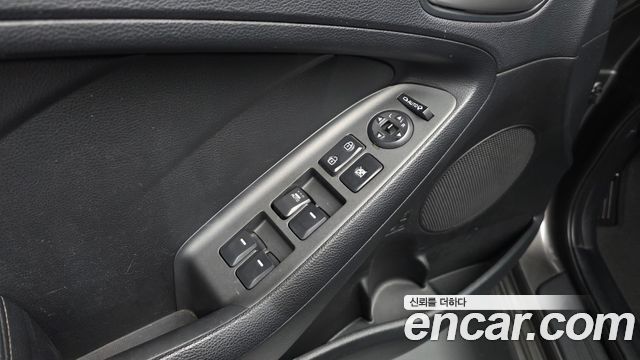 Kia K3 2013 — photo 19