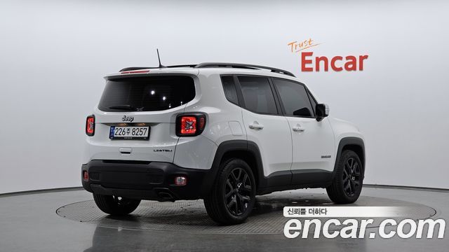 Jeep Renegade 2022 — photo 2