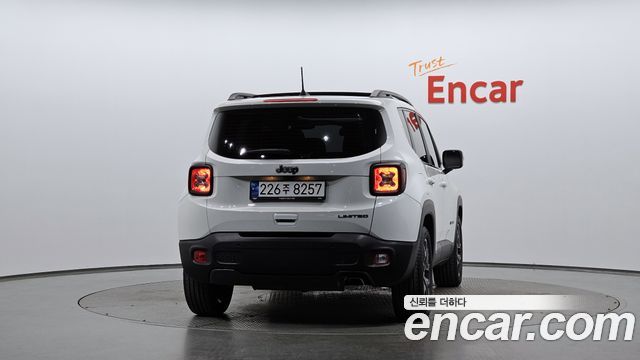 Jeep Renegade 2022 — photo 4