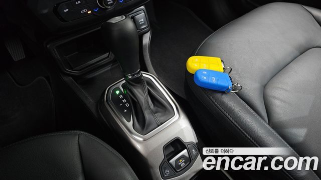 Jeep Renegade 2022 — photo 12