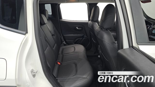 Jeep Renegade 2022 — photo 18
