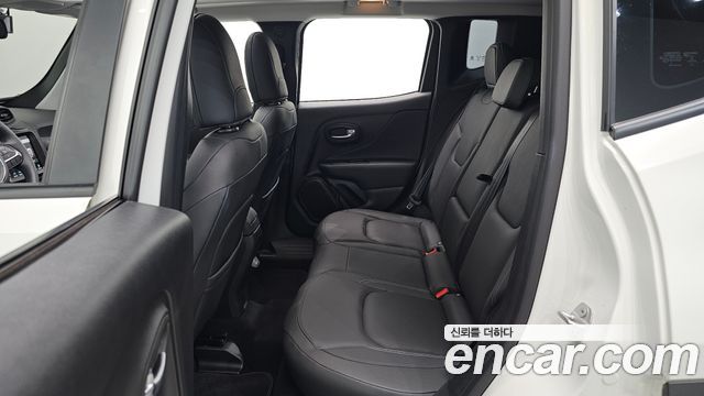 Jeep Renegade 2022 — photo 16