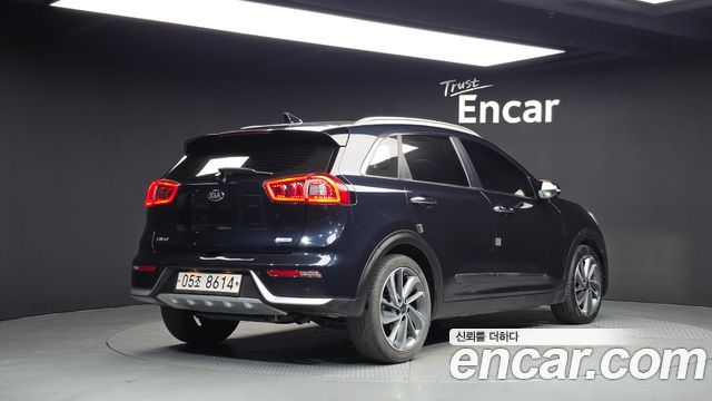 Kia Niro 2018 — photo 2