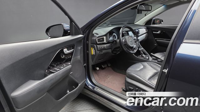 Kia Niro 2018 — photo 10